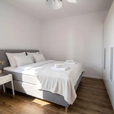 Urban - Luxury - 2 Bedrooms - Pereca Street * Варшава