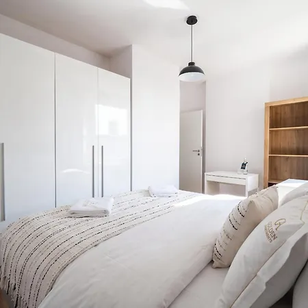 Апартаменти Urban - Luxury - 2 Bedrooms - Pereca Street *